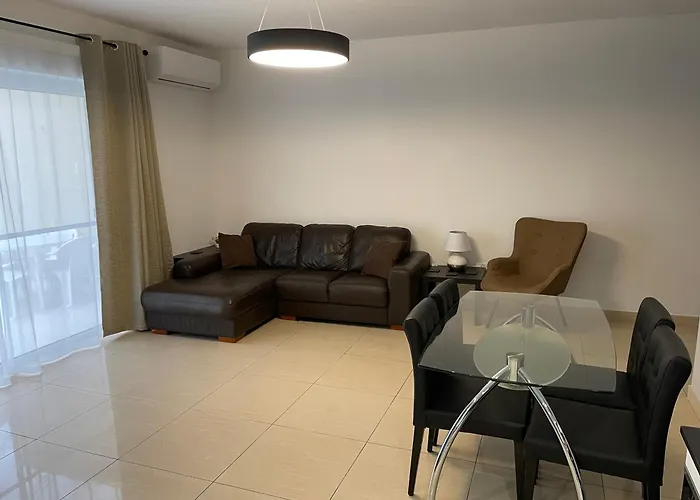 Spinola Bay Apt - Beatiful 3-Double Bed Apt Near Beach In Prime Location