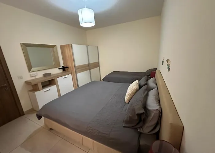 Spinola Bay Apt - Beatiful 3-Double Bed Apt Near Beach In Prime Location