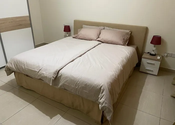 Spinola Bay Apt - Beatiful 3-Double Bed Apt Near Beach In Prime Location