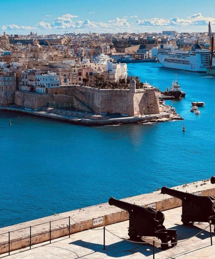 Appartement Spinola Bay - Beatiful 3-double Bed Near In Prime Location San Ġiljan