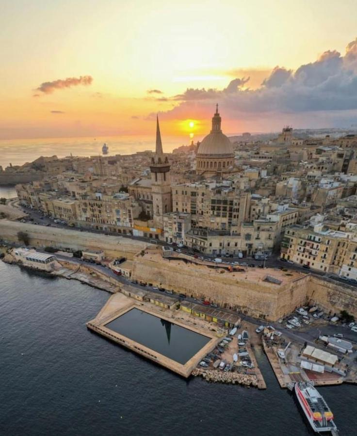 Spinola Bay - Beatiful 3-double Bed Near In Prime Location Apartment Saint Julian's